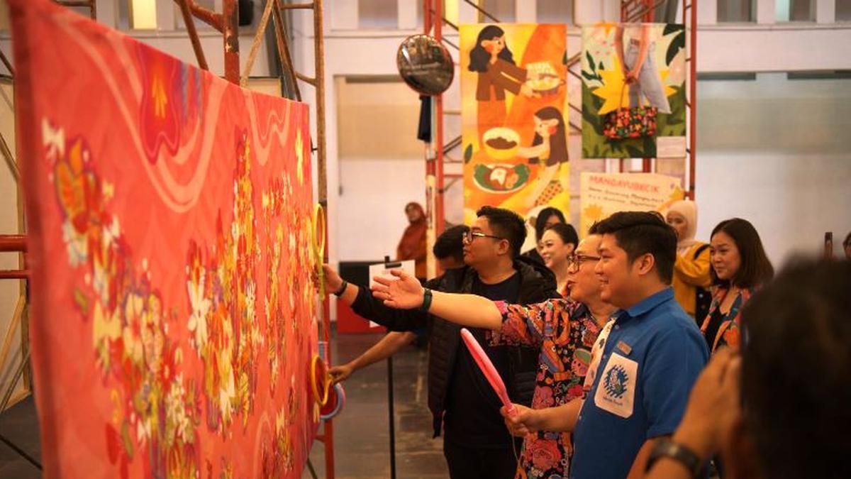 Hasil Karya: Local Creativity Adorning RE Martadinata Street
